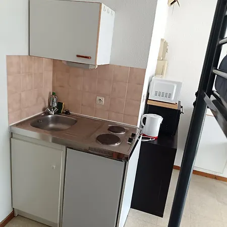 Colin Thomas Apartment *